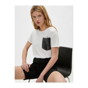 Koton Women's White Crew Neck Short Sleeve T-shirt with Pocket Detail vyobraziť