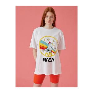 Koton Women's Ecru NASA T-Shirt vyobraziť