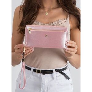 Large wallet with a pink handle vyobraziť
