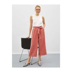 Koton Women's Pink Wide Leg Belt Crop Waist Detailed Trousers vyobraziť