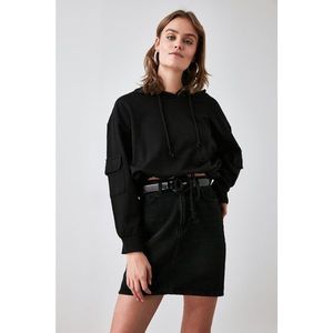 Trendyol Black Pocket Detailed Basic Knitted Sweatshirt vyobraziť