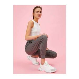 Koton Women's Anthracite Jogger Pocket Sweatpants vyobraziť
