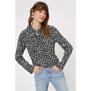Koton Long Sleeve Leopard Print Blouse with Women's Black Collar Detail vyobraziť