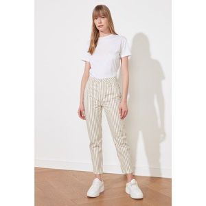 Trendyol White Striped High Waist Mom Jeans vyobraziť