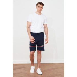 Trendyol Navy Blue Men's Regular Fit Striped Shorts & Bermuda vyobraziť