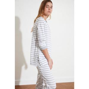Trendyol Gray Striped Knitted Pajamas Set vyobraziť