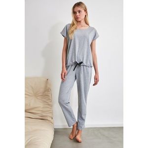 Trendyol Gray Lacing Detailed Knitted Pajamas Set vyobraziť