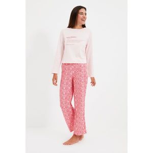 Trendyol Pink Slogan Printed Knitted Pajamas Set vyobraziť