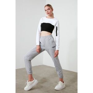 Trendyol Gray Embroidered Loose Jogger Knitted Sweatpants vyobraziť