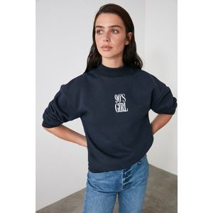 Trendyol Navy Blue Embroidered Stand Up Collar Basic Knitted Sweatshirt vyobraziť