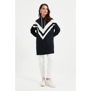 Trendyol Navy Yarn Detailed Knitted Sweatshirt vyobraziť