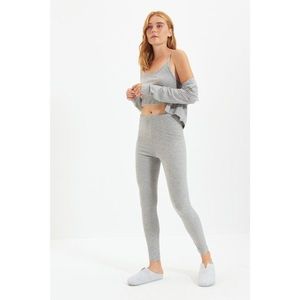 Trendyol Gray Camisole 3-Piece Knitted Pajamas Set vyobraziť