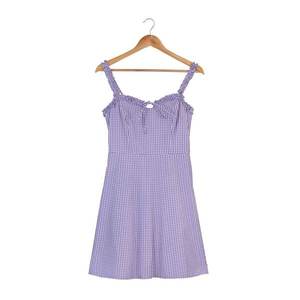 Trendyol Lilac Strapped Checkered Dress vyobraziť