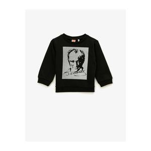 Koton Baby Boy Cotton Ataturk Printed Crew Neck Long Sleeved Sweatshirt vyobraziť