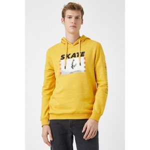 Koton Men's Yellow Cotton Hooded Printed Sweatshirt vyobraziť