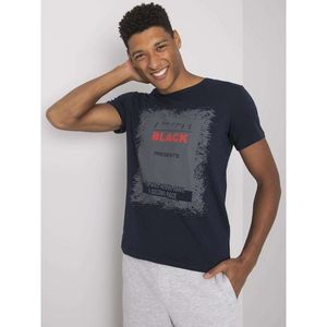Men's navy blue t-shirt with a print vyobraziť