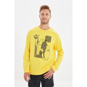 Trendyol Yellow Men Regular Fit Long Sleeve Crew Neck Printed Sweatshirt vyobraziť
