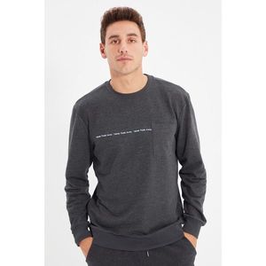 Trendyol Anthracite Men Regular Fit Crew Neck Long Sleeve Printed Pocket Sweatshirt vyobraziť