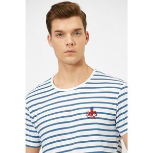 Koton Men's Navy Blue Striped T-shirt vyobraziť