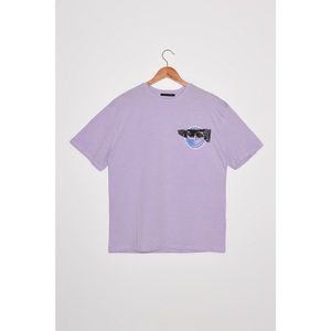 Trendyol Lilac Men's Wide Cut Short Sleeve Printed T-Shirt vyobraziť