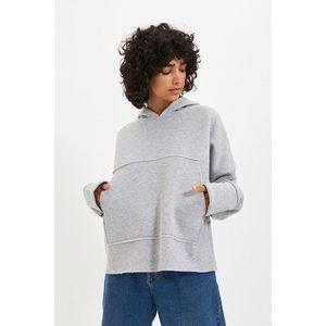 Trendyol Gray Kangaroo Pocket Hooded Oversize Knitted Sweatshirt vyobraziť