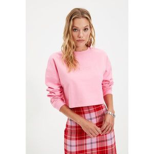Trendyol Pink Embroidered Crop Raised Knitted Thick Sweatshirt vyobraziť