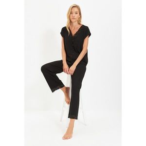 Trendyol Lace Detailed Viscose Knitted - Pajamas Set vyobraziť