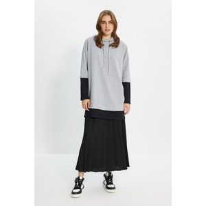 Trendyol Gray Knitted Sweatshirt vyobraziť