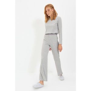Trendyol Gray Elastic Detailed Knitted Pajamas Set vyobraziť