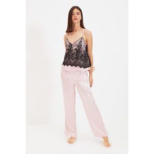 Trendyol Pink Lace Detailed Woven Pajamas Set vyobraziť