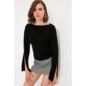 Trendyol Black Slit Detailed Knitwear Sweater vyobraziť
