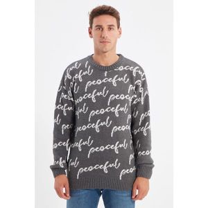 Trendyol Gray Men's Crew Neck Oversize Letter Detailed Sweater vyobraziť