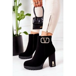 Insulated Boots On A Block Heel Black Wonderful vyobraziť