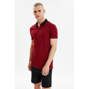 Trendyol Burgundy Men's Short Sleeve Slim Fit Zipper Detailed Polo Neck T-shirt vyobraziť