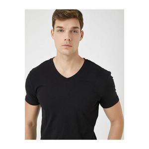 Koton Men's Black V-Neck Basic Cotton Short Sleeve Crew Neck T-Shirt vyobraziť