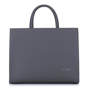Kožená kabelka v minimalistickom štýle vyobraziť