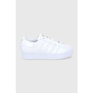 Topánky adidas Originals FV3334 biela farba, na plochom podpätku vyobraziť