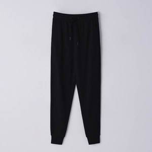 Cropp - Teplákové nohavice - Čierna vyobraziť