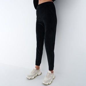 Mohito - Teplákové nohavice - Čierna vyobraziť