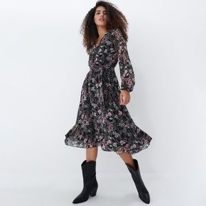 Mohito - Kvetované midi šaty - Čierna vyobraziť