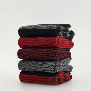 Reserved - Súprava 5 párov vzorovaných ponožiek - Červená vyobraziť