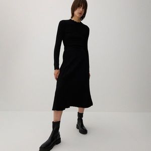 Reserved - Pletená midi sukňa - Čierna vyobraziť