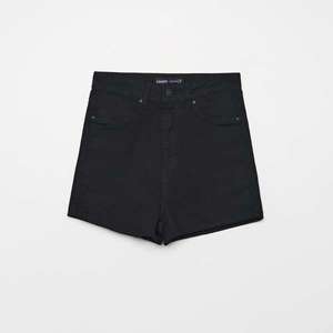Cropp - Džínsové šortky high waist - Čierna vyobraziť