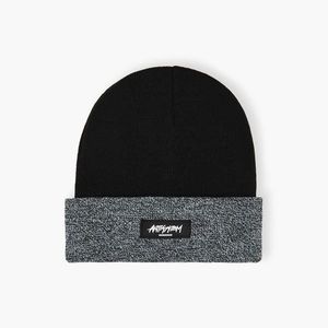 Cropp - Beanie čiapka - Čierna vyobraziť