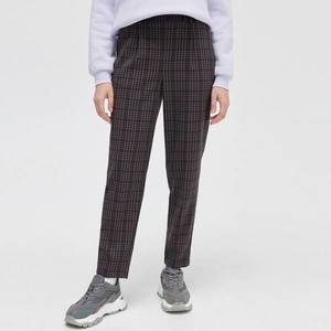 Cropp - Kockované nohavice - Béžová vyobraziť
