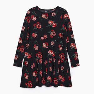 Cropp - Šaty s kvetinovým vzorom - Čierna vyobraziť