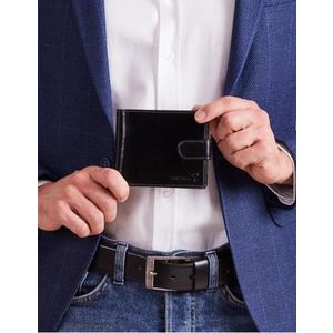 Čierna kožená pánska peňaženka s prackou vyobraziť
