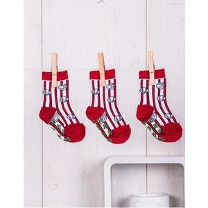 Súprava troch pruhovaných detských ponožiek s farebnými veselými potlačami vyobraziť