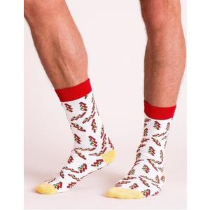 Pánske ponožky so žltým a červeným vzorom vyobraziť
