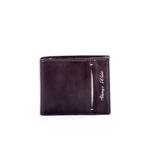 Čierna kožená pánska peňaženka s rozparkom a nápisom vyobraziť